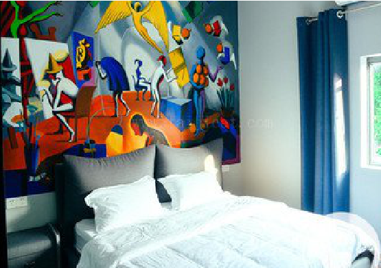 双柏对于酒店的墙体彩绘而言更注重哪些方面？